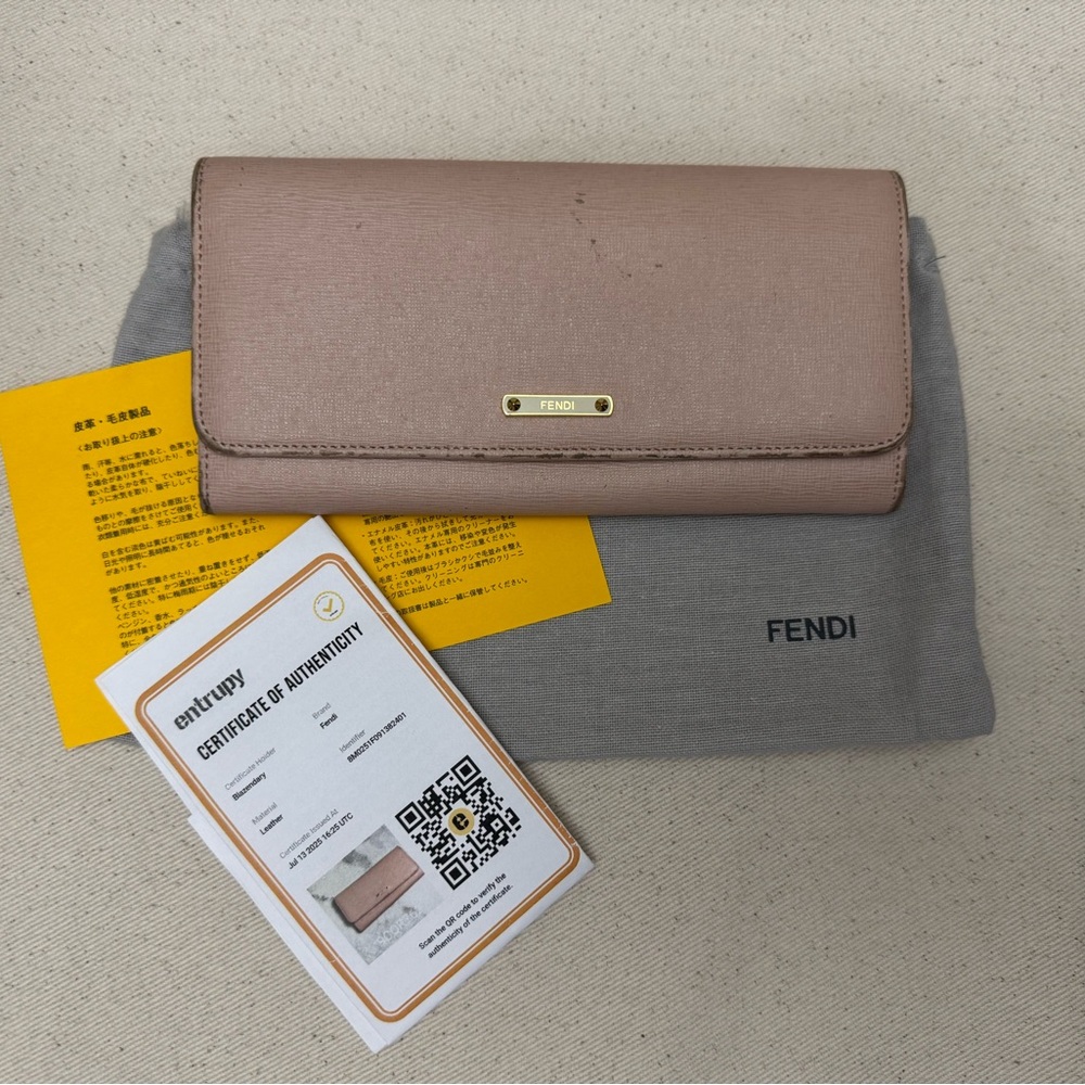 Fendi Vitello Elite Continental Cípria Wallet